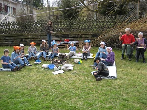 enfants autour feu